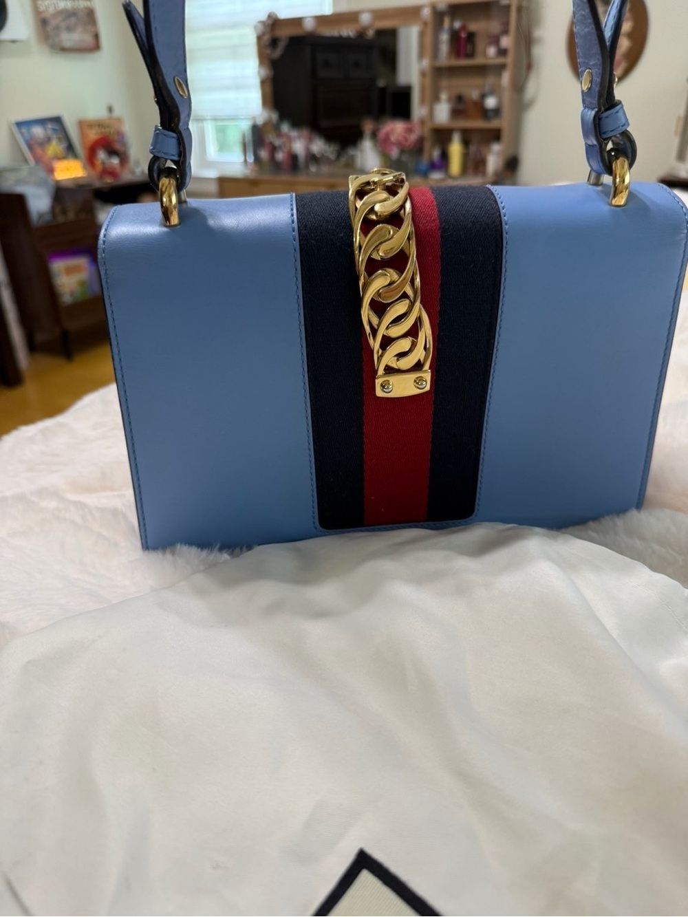 Gucci Sylvie Blue Leather Shoulder Bag with Gold Chain Detail - Picture 3 of 3